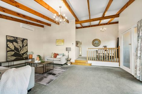 Photo of property in 5 Lagoon Way, West Harbour, Auckland, 0618