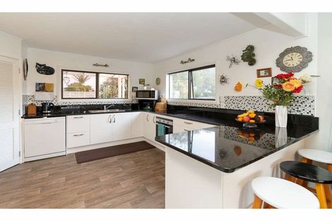 Photo of property in 87 Doves Bay Road, Kerikeri, 0294