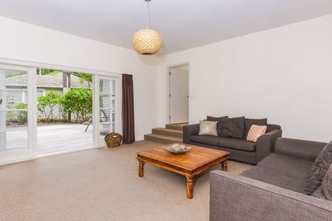 Photo of property in 54 Hollywood Avenue, Titirangi, Auckland, 0604