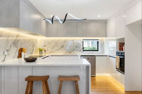 Photo of property in 5a Glendhu Road, Bayview, Auckland, 0629