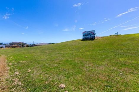Photo of property in 20 Links Drive, Waiwhakaiho, New Plymouth, 4312