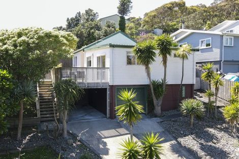 Photo of property in 1 The Spinney, Titahi Bay, Porirua, 5022