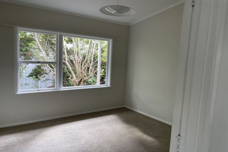 Photo of property in 14 Raymond Terrace, Northcote, Auckland, 0627