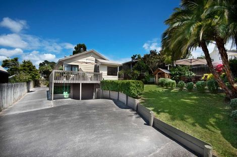 Photo of property in 1/16 Atlantis Place, Totara Vale, Auckland, 0629