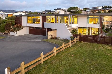 Photo of property in 116 Queens Road, Waikanae Beach, Waikanae, 5036