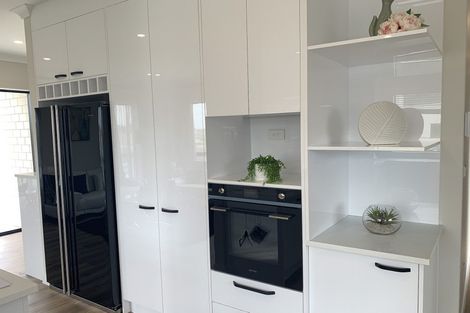 Photo of property in 2 Lavey Road, Flat Bush, Auckland, 2019