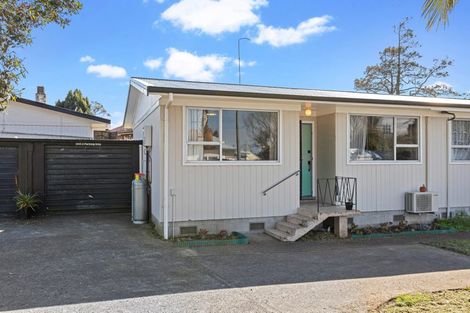 Photo of property in 2/1 Sturges Road, Henderson, Auckland, 0610