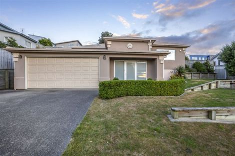 Photo of property in 4 Tongariro Drive, Aotea, Porirua, 5024