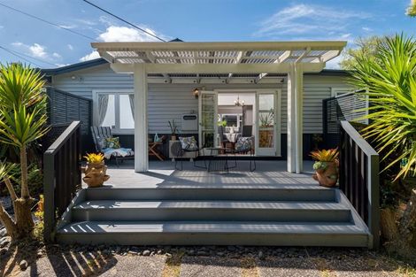 Photo of property in 1/129 Edmonton Road, Te Atatu South, Auckland, 0610