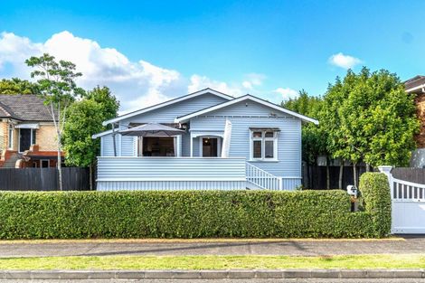 Photo of property in 6 Waterfront Road, Mangere Bridge, Auckland, 2022