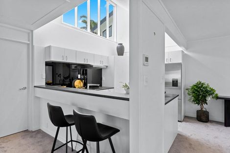 Photo of property in 1/62 Milford Road, Milford, Auckland, 0620