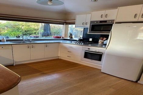 Photo of property in 1a Tui Crescent, Waikanae, 5036