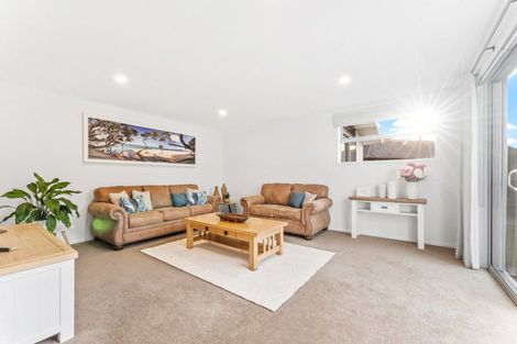 Photo of property in 26 Waitotara Way, Whitianga, 3510