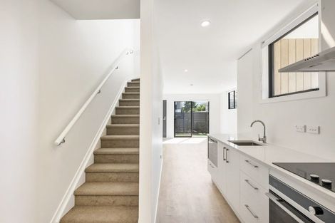 Photo of property in 16/12 Tawa Road, Te Atatu Peninsula, Auckland, 0610