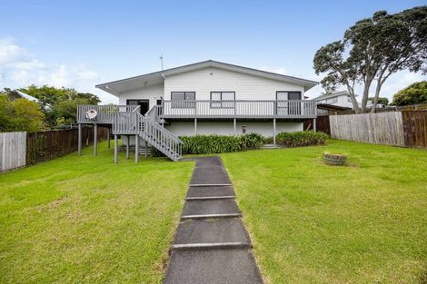 Photo of property in 12 Clearview Heights, Ranui, Auckland, 0612