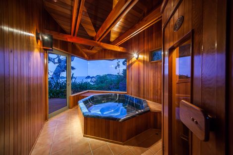 Photo of property in 356 Rockell Road, Whananaki, Hikurangi, 0181