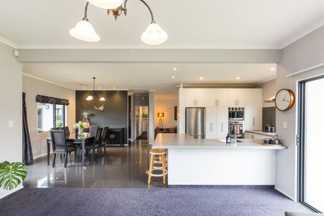 Photo of property in 37 Chestnut Close, Kelvin Grove, Palmerston North, 4414