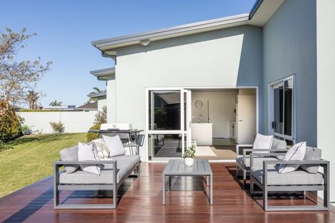 Photo of property in 5 Waitaki Way, Poraiti, Napier, 4112