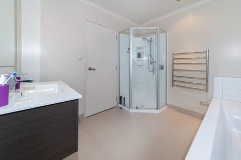 Photo of property in 61 Tiriwa Drive, Massey, Auckland, 0614