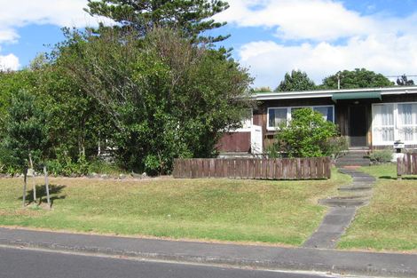 Photo of property in 3/58 Cliff View Drive, Green Bay, Auckland, 0604