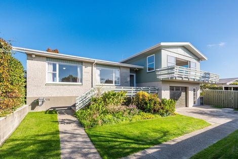 Photo of property in 106 Ruapehu Street, Paraparaumu, 5032