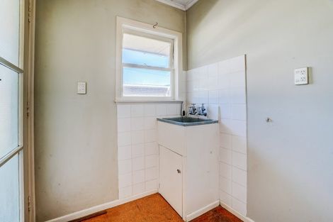 Photo of property in 242 Forrest Hill Road, Forrest Hill, Auckland, 0620