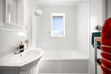 Photo of property in 15 Sheridan Street, Silverdale, Hamilton, 3216