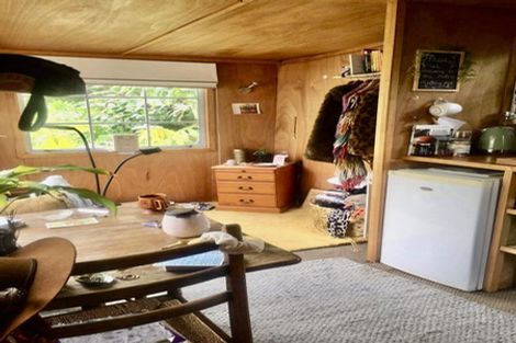 Photo of property in 23 Rimu Road, Oratia, Auckland, 0604