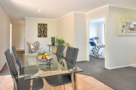 Photo of property in 10 Mt Lebanon Crescent, The Gardens, Auckland, 2105