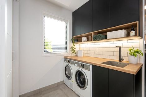 Photo of property in 10 Rich Rise, Havelock North, 4130