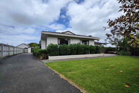 Photo of property in 103 Aviemore Drive, Highland Park, Auckland, 2010