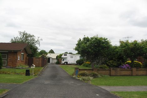 Photo of property in 9 Evanda Crescent, Conifer Grove, Takanini, 2112