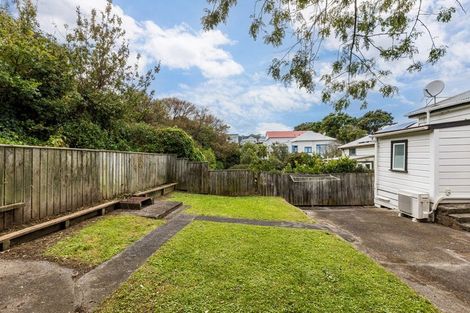 Photo of property in 50 Te Wharepouri Street, Berhampore, Wellington, 6023