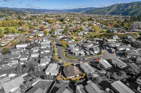 Photo of property in 20 Blueberry Grove, Timberlea, Upper Hutt, 5018