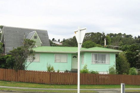 Photo of property in 124 Norana Road, Timberlea, Upper Hutt, 5018
