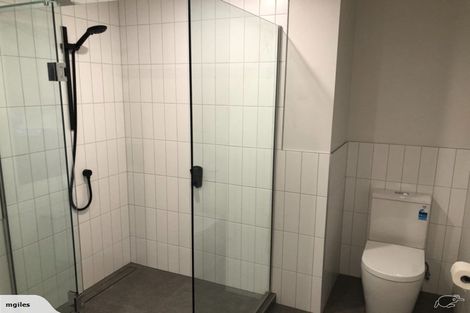 Photo of property in 328 Glenfield Road, Glenfield, Auckland, 0629