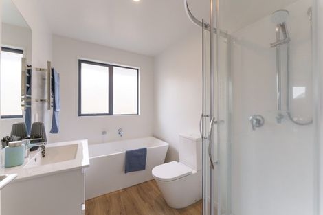 Photo of property in 16 Eileen Way, Rolleston, 7615