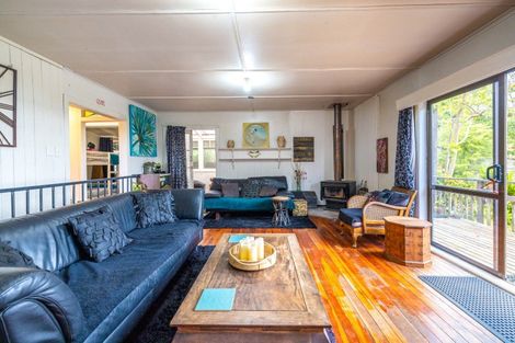 Photo of property in 1 Okoka Road, Omiha, Waiheke Island, 1081