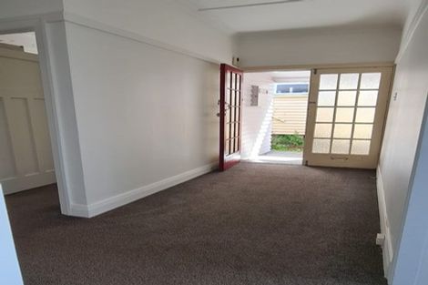 Photo of property in 2 Norna Crescent, Kelburn, Wellington, 6012