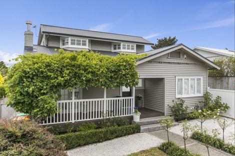 Photo of property in 35 Seaview Avenue, Northcote, Auckland, 0627