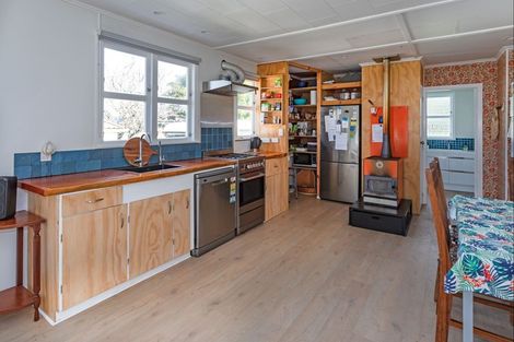 Photo of property in 5 Daphne Road, Tairua, 3508