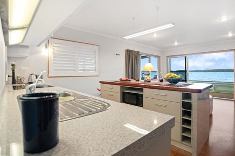 Photo of property in 26 Esplanade Road, Tahawai, 3170