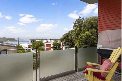 Photo of property in 22 High Street, Island Bay, Wellington, 6023