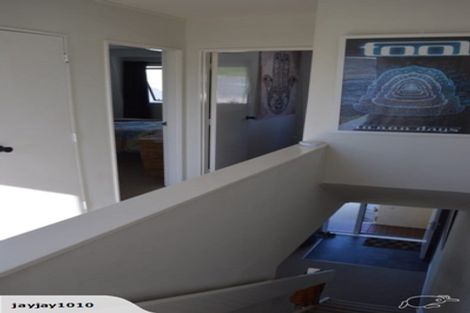 Photo of property in 5/100 Lyall Parade, Lyall Bay, Wellington, 6022