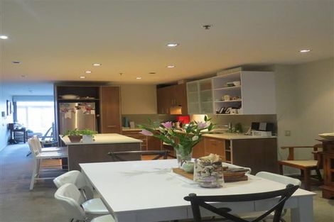 Photo of property in Patent 326 Apartments, 204s/326 Evans Bay Parade, Hataitai, Wellington, 6021