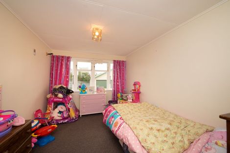 Photo of property in 17 Bristol Crescent, Roslyn, Palmerston North, 4414