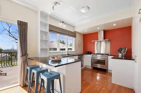 Photo of property in 277 Glengarry Road, Glen Eden, Auckland, 0602