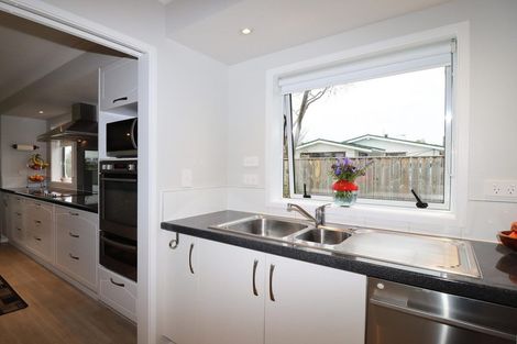 Photo of property in 10 Feist Street, Carterton, 5713