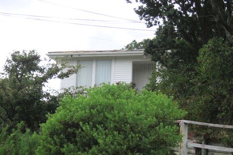 Photo of property in 23 Kellsmere Crescent, Island Bay, Wellington, 6023