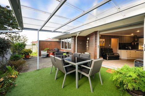 Photo of property in 2 Ursula Drive, Feilding, 4702